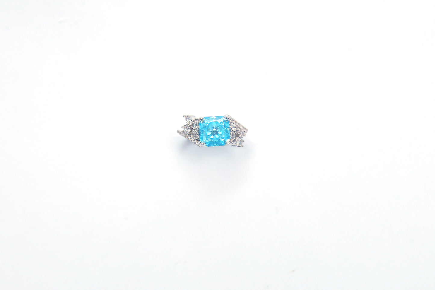 AQUA WITH ZIRCON