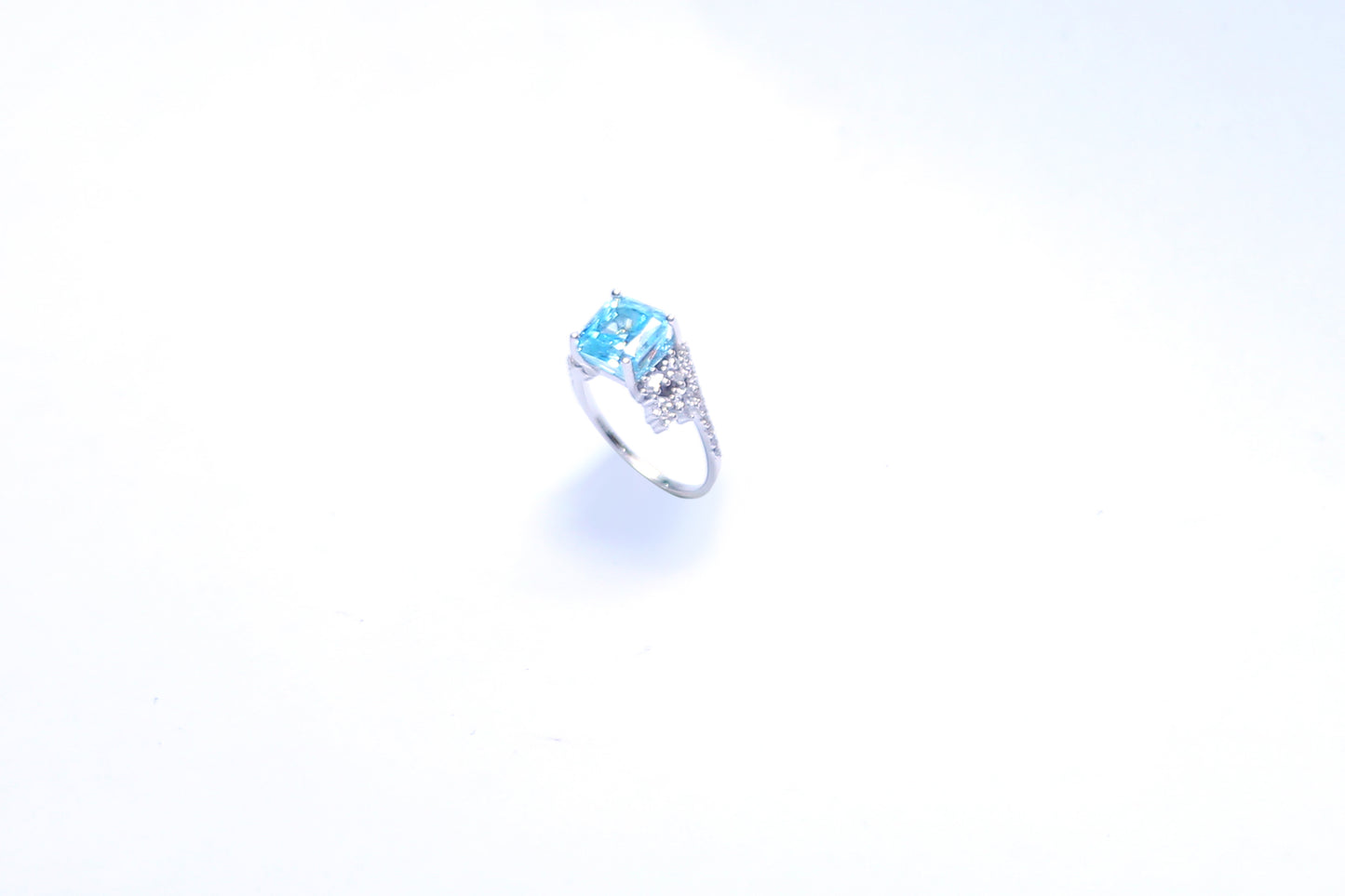 AQUA WITH ZIRCON