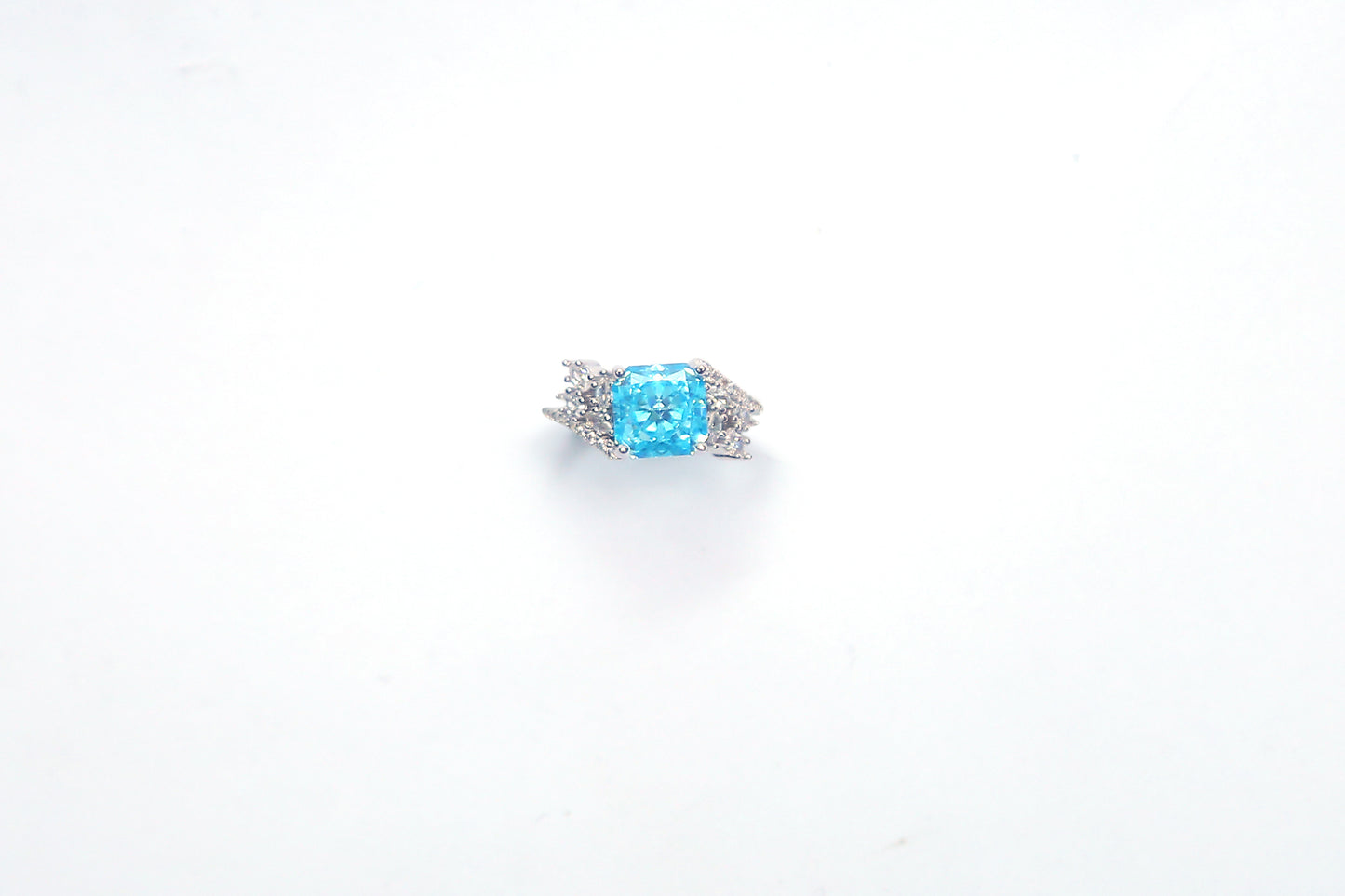 AQUA WITH ZIRCON