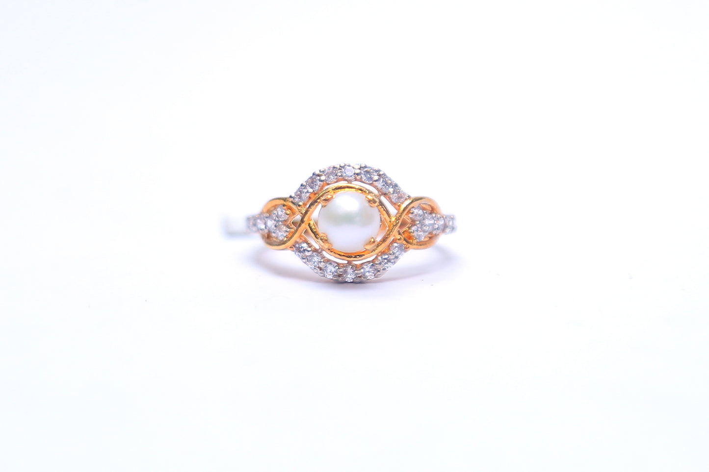 PEARL WITH ZIRCON