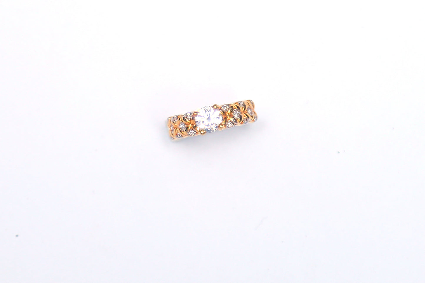 SOLITAIRE STYLE ZIRCON RING