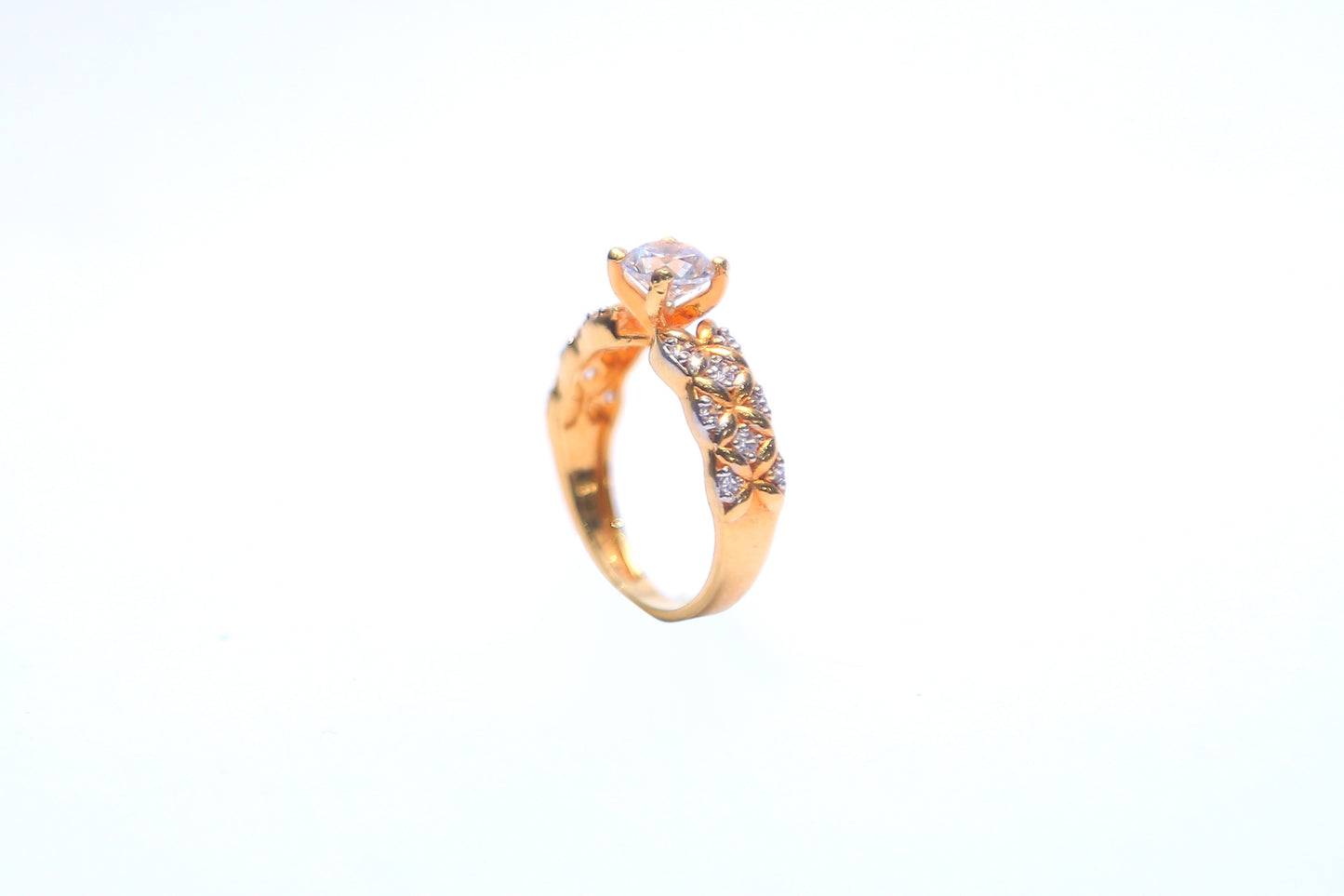 SOLITAIRE STYLE ZIRCON RING