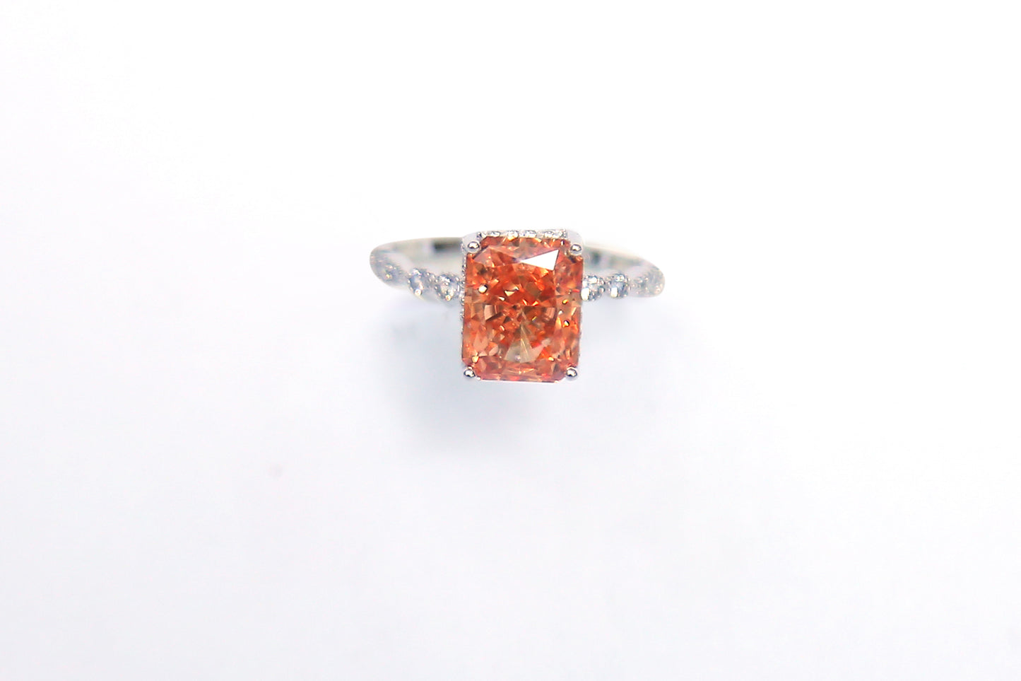 CHAMPAGNE WITH ZIRCON