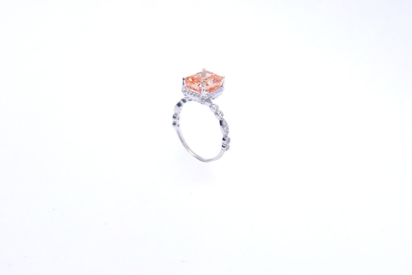 CHAMPAGNE WITH ZIRCON