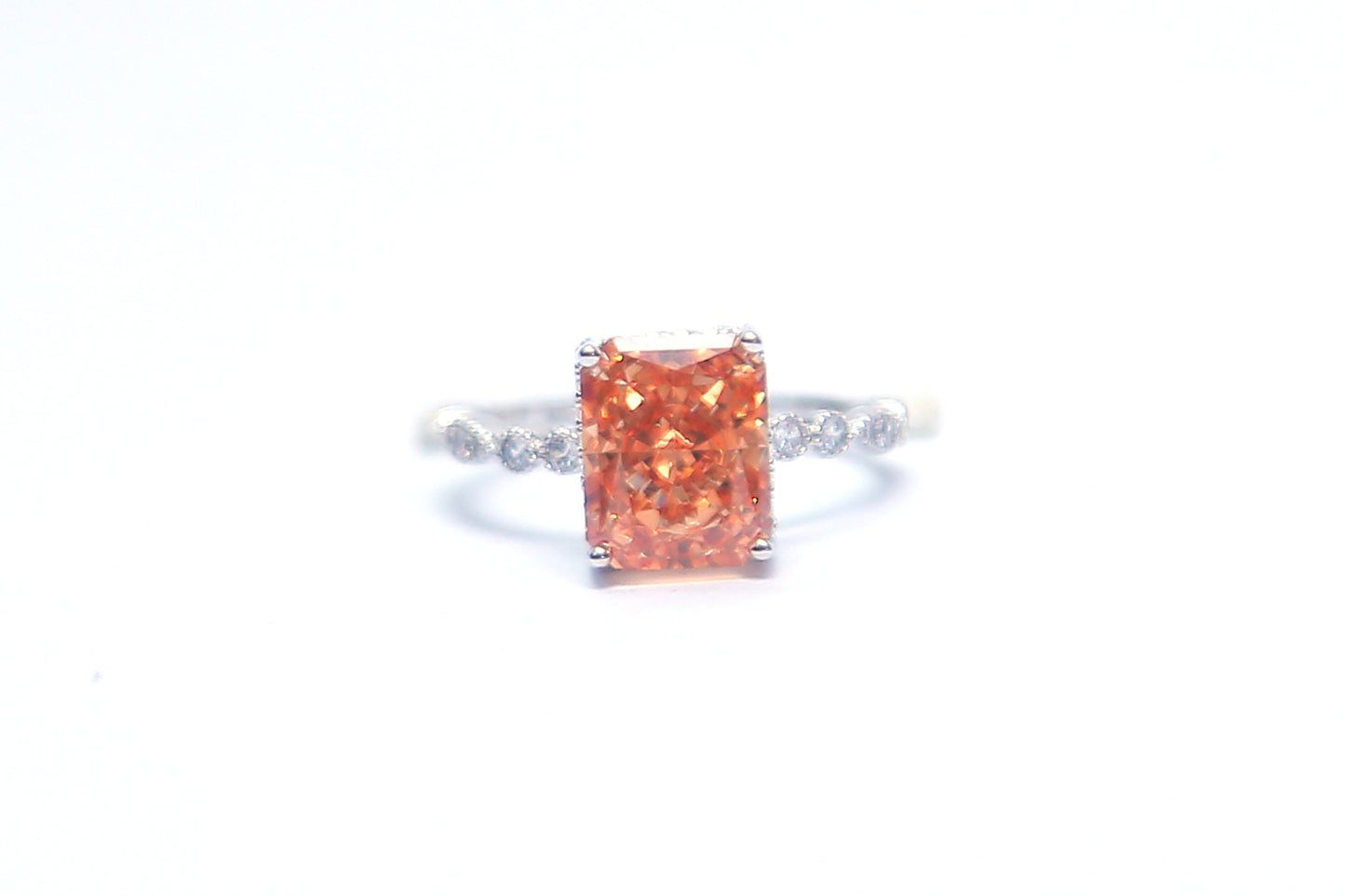 CHAMPAGNE WITH ZIRCON