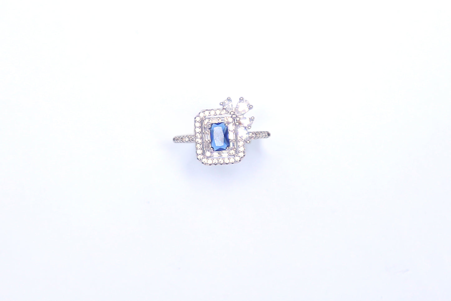 SHIMMERING BLUE WITH ZIRCON